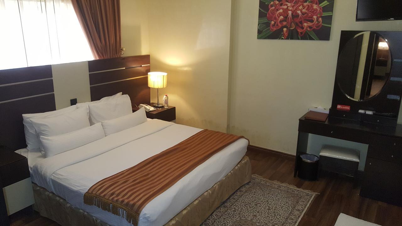 Boulevard City Suites Hotel Apartments Dubai Exteriör bild